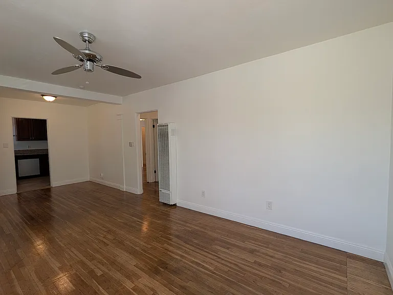 6206 Cahuenga Blvd — Photo 6
