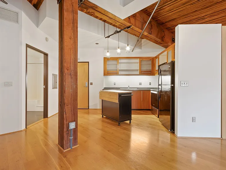 1420 NW Lovejoy St #633 — Photo 12