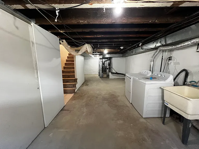 1805 Daly St — Photo 13