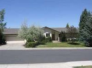 824 SE Edge Knoll Dr, Pullman, WA 99163