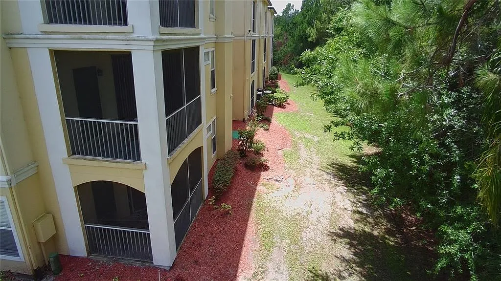 2 bed, 2.0 bath, 1110 sqft, $1,750 — Photo 3