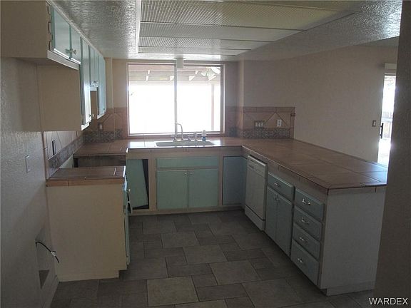 3rd image of 340 Farallon Dr
