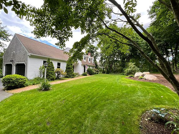 2nd image of 216 N Falmouth Highway