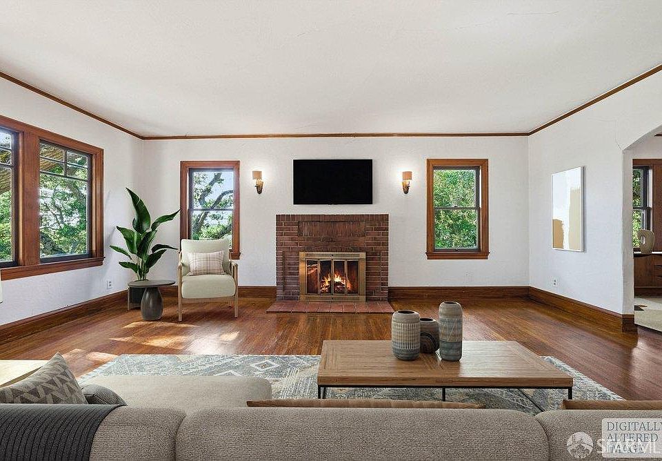 1st image of 451 Vincente Ave