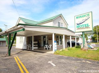 1257 Mackinaw Ave, Cheboygan, MI 49721