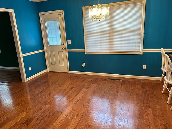 Dining room open to kitchen 
12'x14'