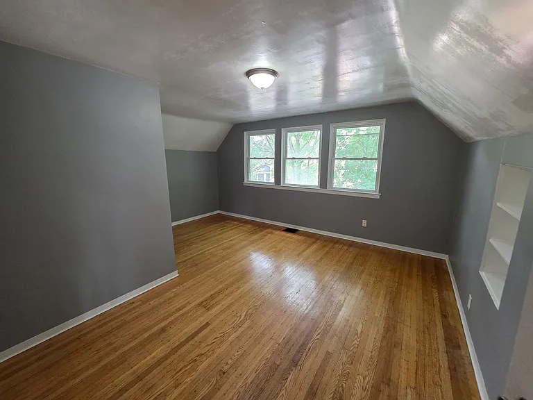 327 Glenwood Ave — Photo 11