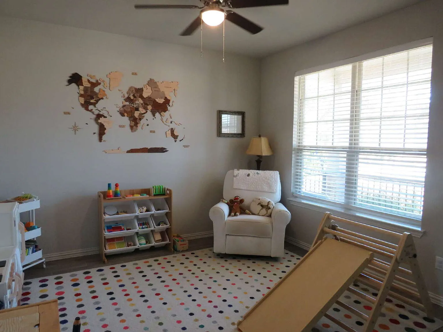 4 bed, 3.0 bath, 2290 sqft, $2,600 — Photo 4