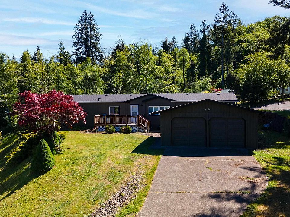 1st image of 1225 NE Canyon Dr