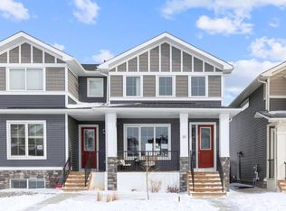 30 W Granite Ave, Cochrane, AB T4C 3B9
