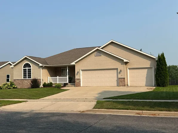 422 Old Indian Trl, Deforest, WI 53532