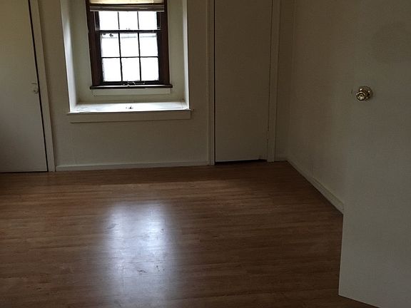 4th image of 3338 Oakdale Ave