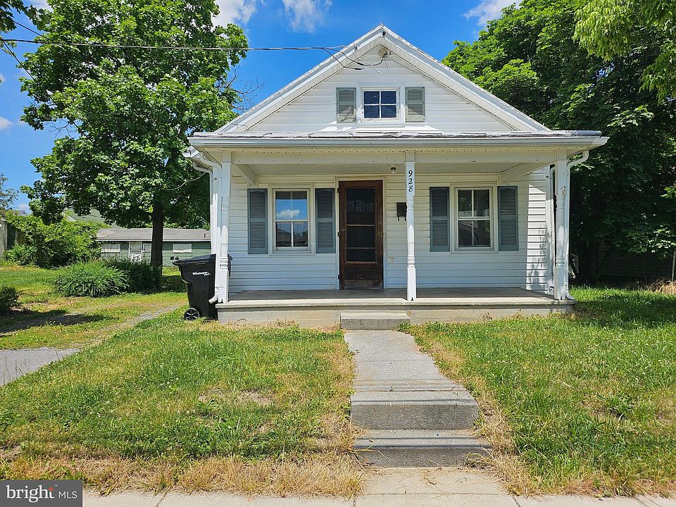 1st image of 928 Franklin St