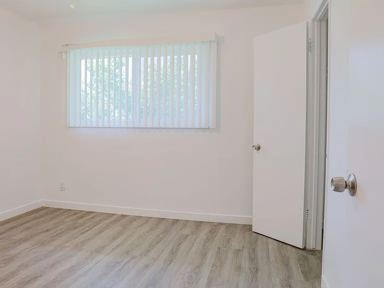 2709 S Baker St — Photo 19