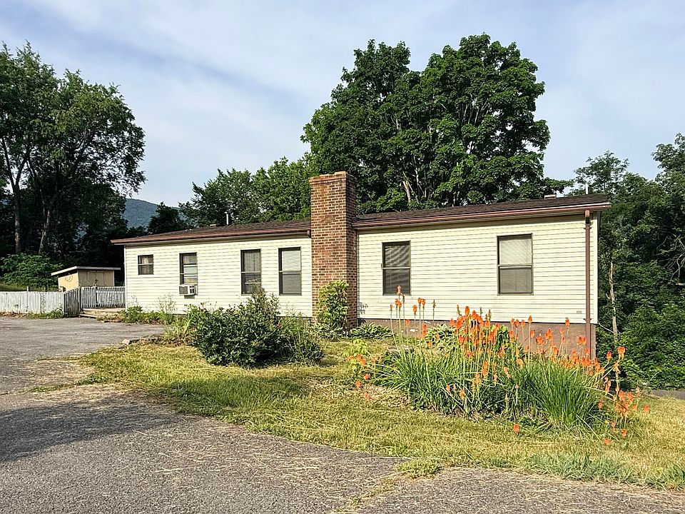 1st image of 411 Riverside Dr
