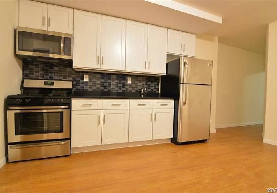 2nd image of 1030 Winthrop St #2R