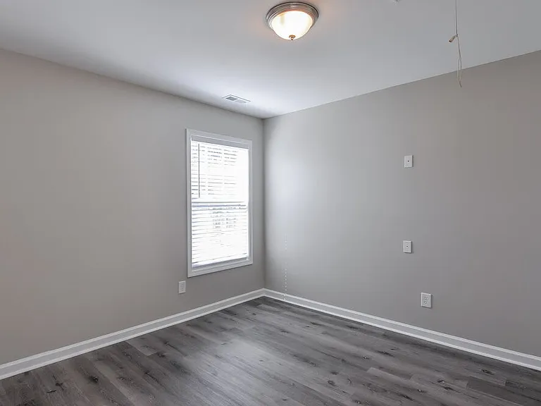 717 Hay River St — Photo 13