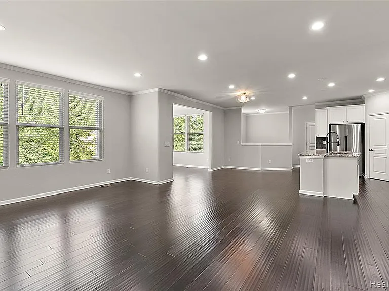 31065 Tremont Ln — Photo 4