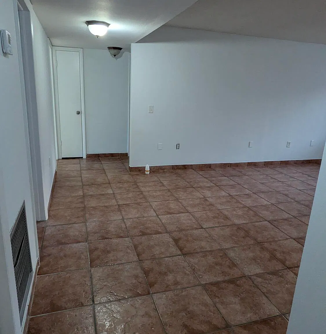 3 bed, 2.0 bath, 1220 sqft, $1,700 — Photo 2