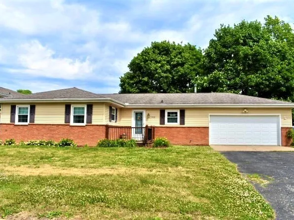 705 Wiker Dr, Rock Falls, IL 61071
