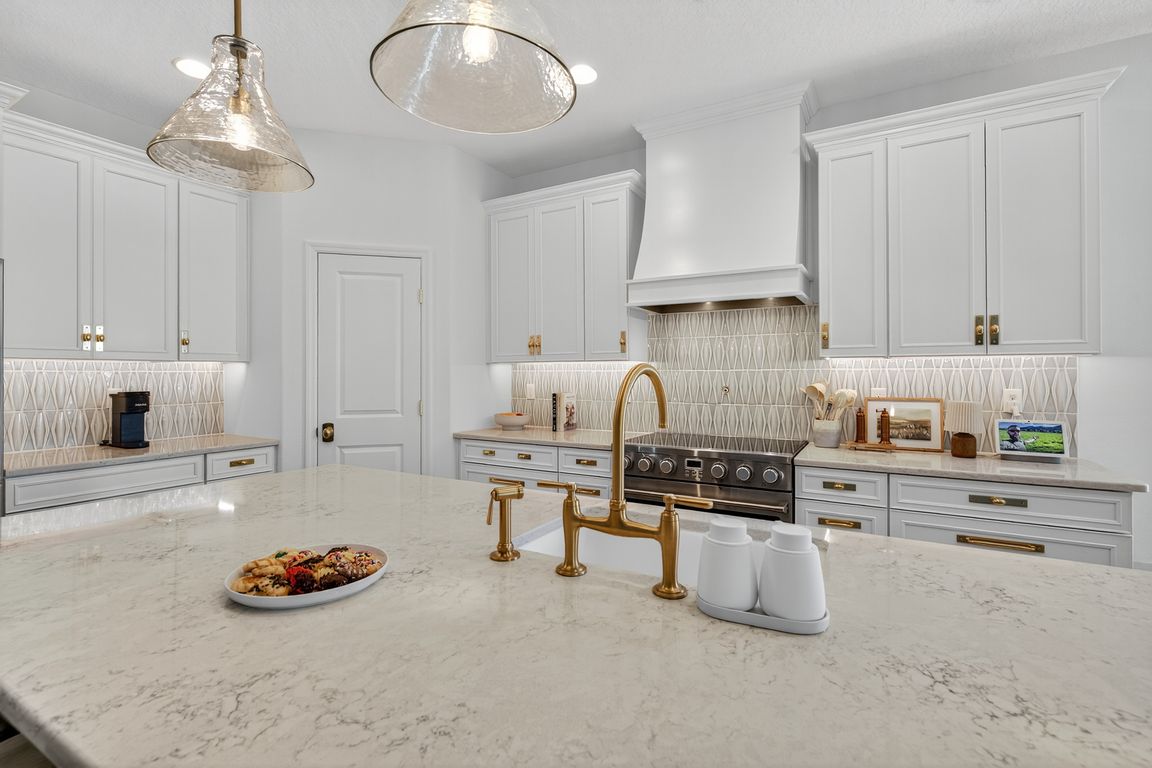 next background image