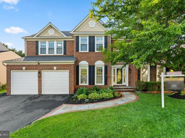 4689 Brentwall Ct, Chantilly, VA 20151