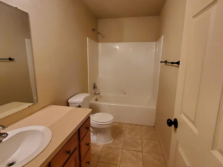 198 Stockham Blvd #B — Photo 9