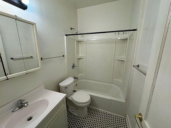 4th image of 1108 N Michigan St APT 4