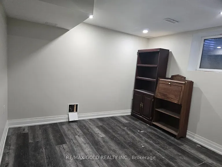47 Mikado Cres — Photo 3
