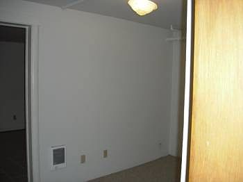 2nd image of 120 E Rockwood Blvd