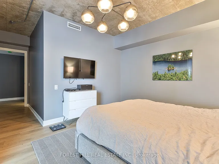 95 Bathurst St #522 — Photo 9