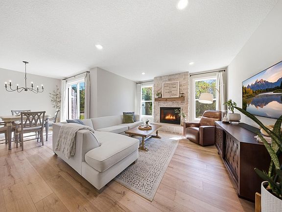 2nd image of 1584 Southpoint Dr