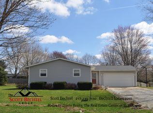 702 Hillside Dr, Mahomet, IL