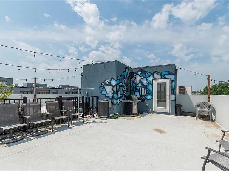 227 W Thompson St #D — Photo 31