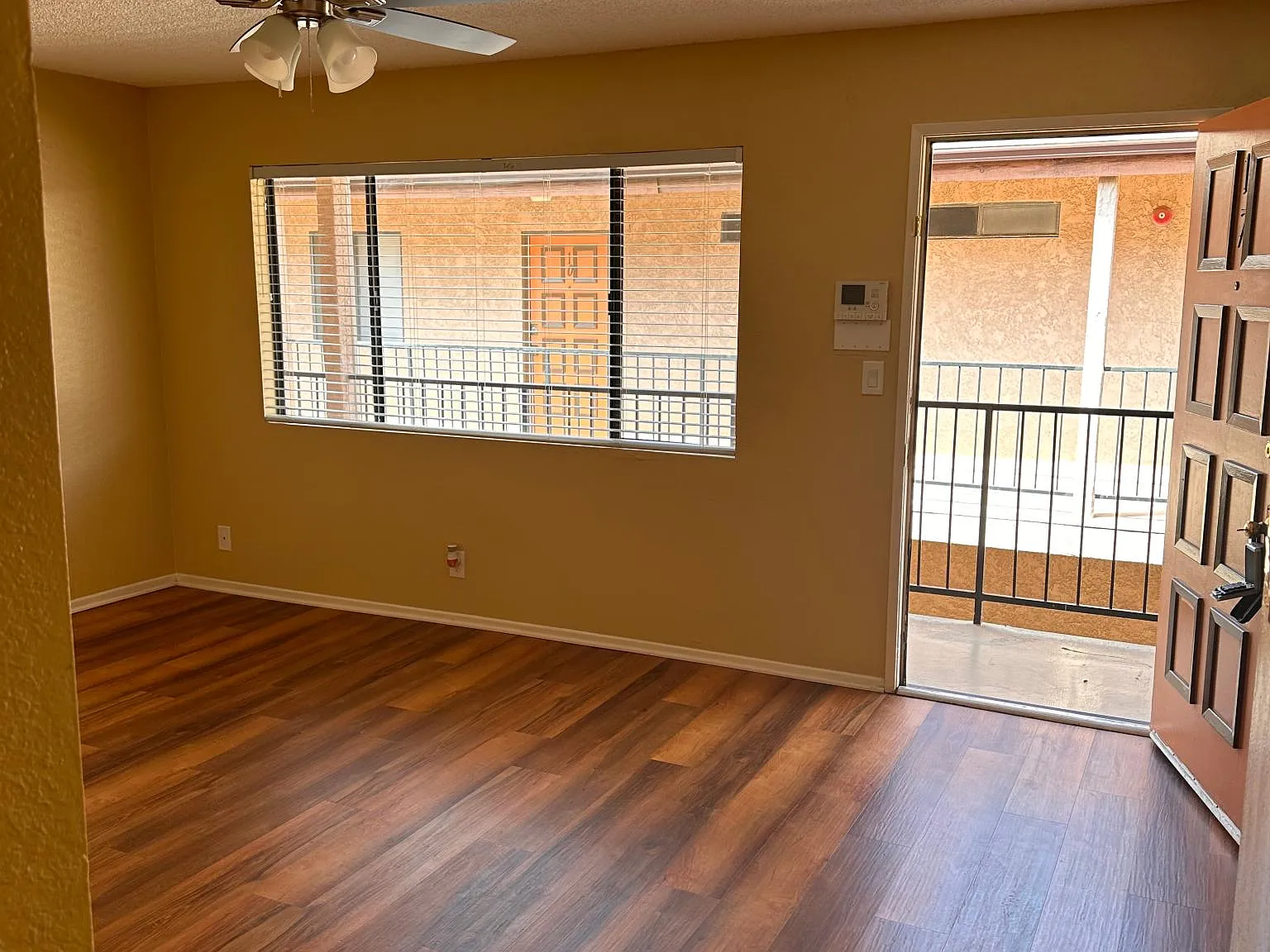 2 bed, 875 sqft, $2,395 — Photo 4