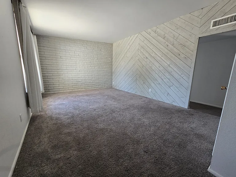 2723 S Los Feliz Dr — Photo 9