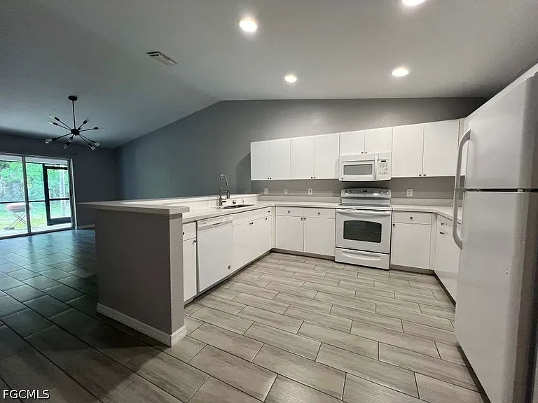 715 SE 24th Ave #715 — Photo 7