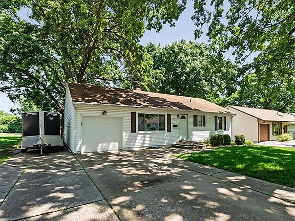 5th image of 606 NE 67th Pl