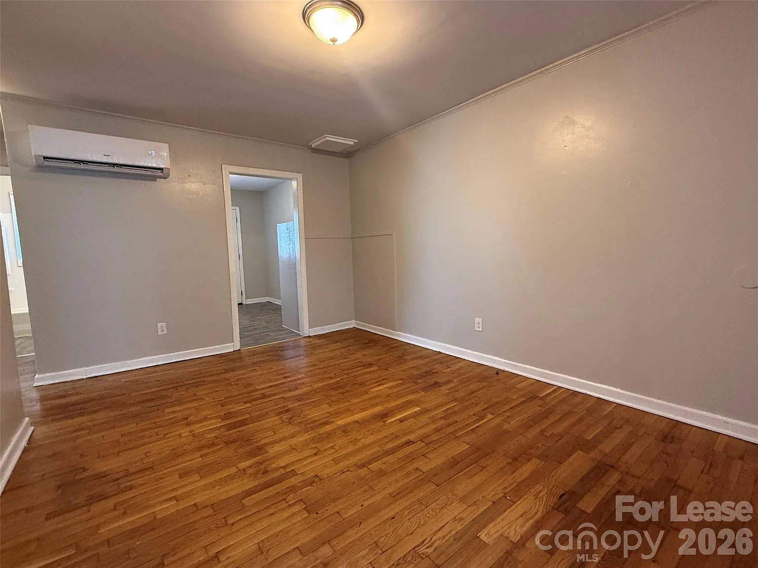 2 bed, 1.0 bath, 680 sqft, $995 — Photo 4