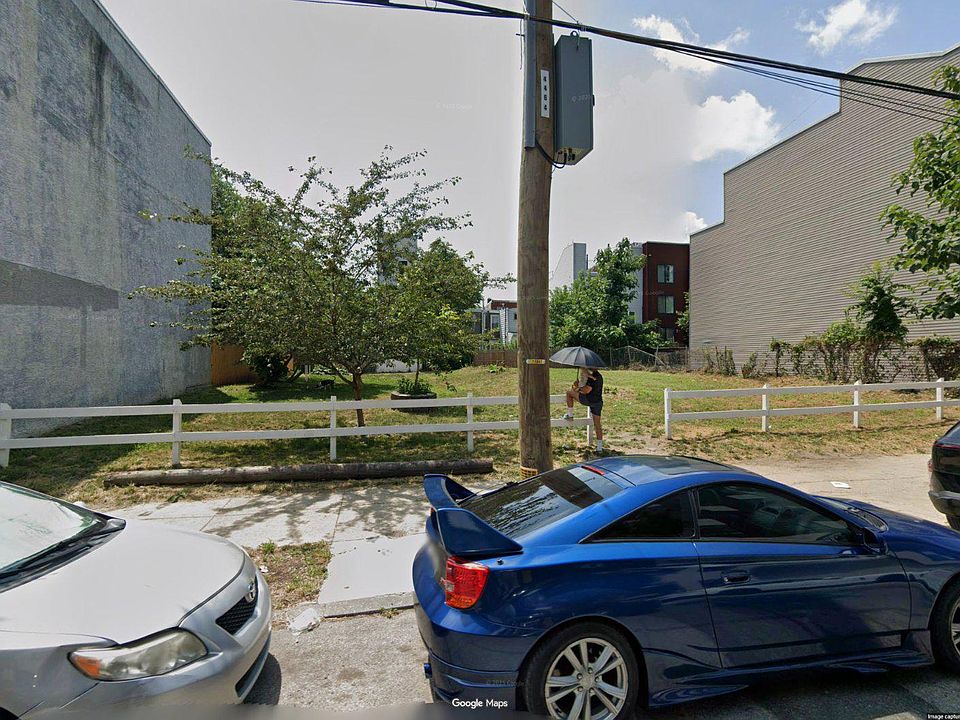 2nd image of 1924 E York St