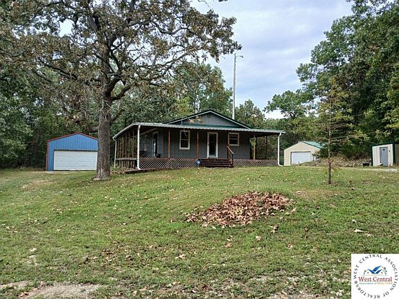 3rd image of 816 SE 1051st Rd