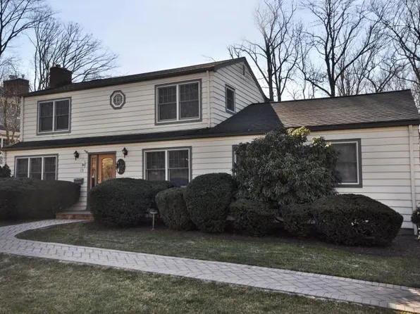 15 Wilcox Dr, Mountain Lakes, NJ 07046