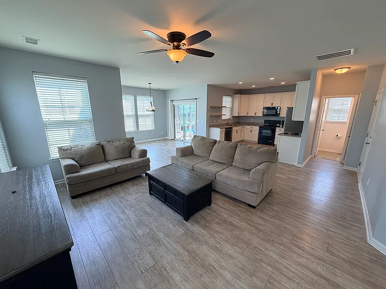1355 Hermitage Ln — Photo 6
