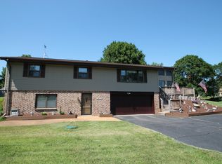 S79W33298 Forseth Dr, Mukwonago, WI 53149