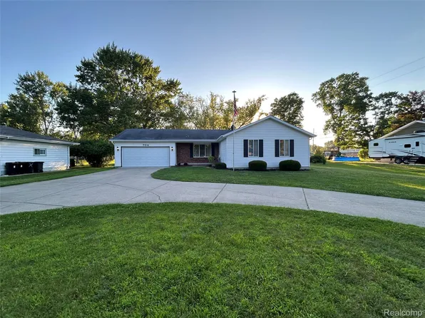 704 Colorado St, Marysville, MI 48040