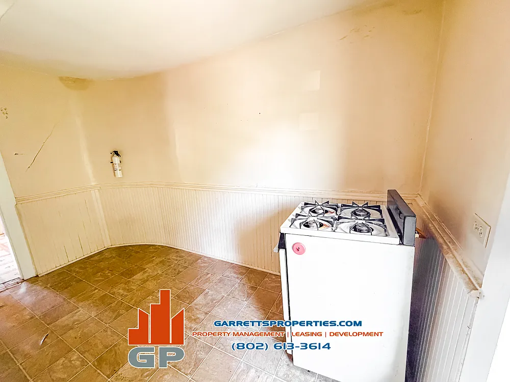 172 Maple Street - 5 — Photo 3