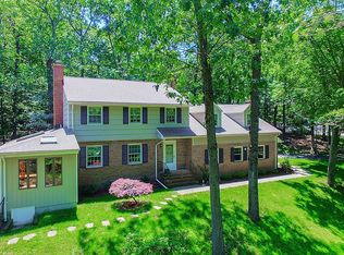 47 Robin Glen Rd, Watchung, NJ 07069