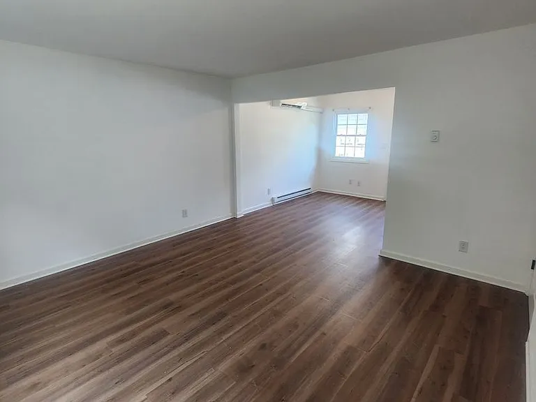 1114 Monticello Rd — Photo 3