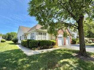 73 Meadowlark Dr, Hamilton, NJ 08690