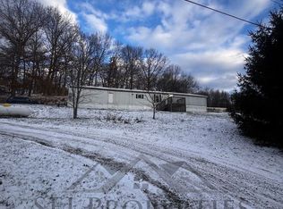 10576 Gavers Rd, Hanoverton, OH 44423